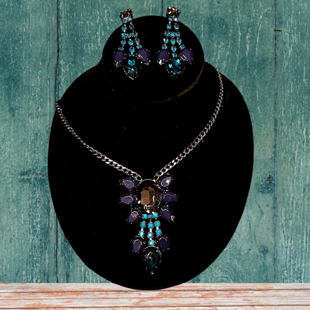 Le Chateau Jewelry Set